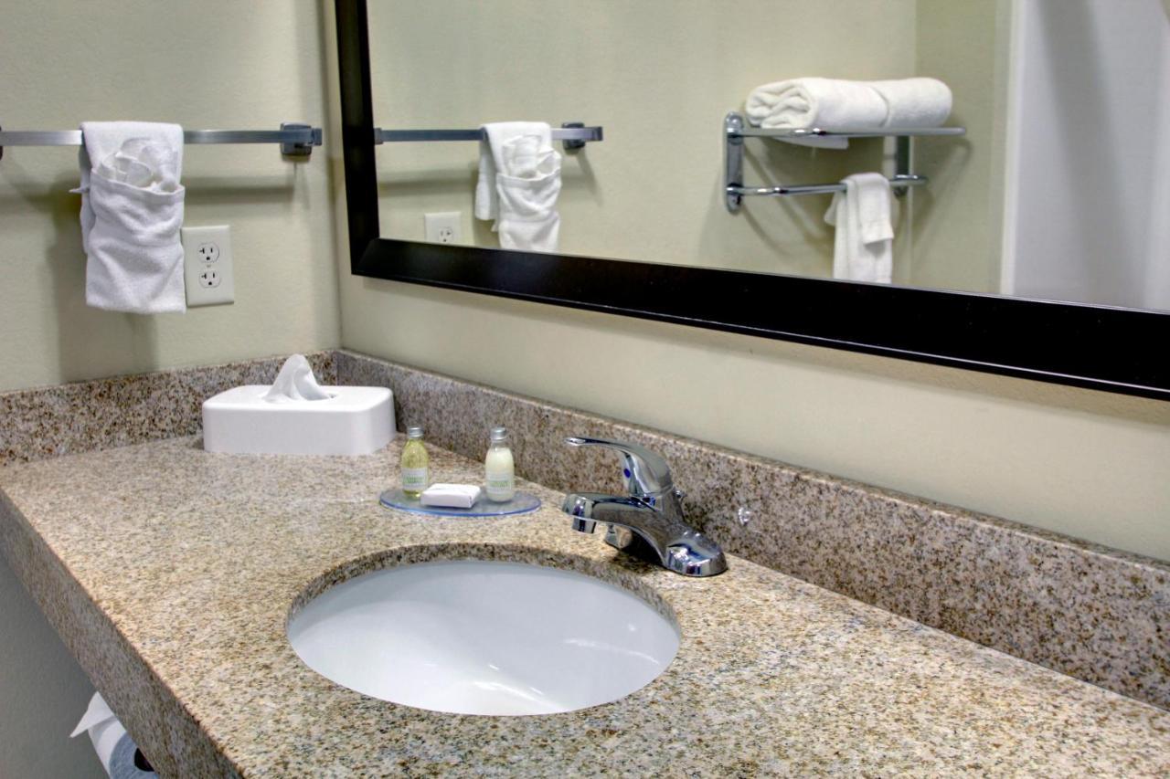 Stanton Inn And Suites الغرفة الصورة